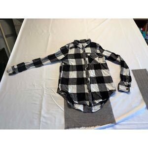 Arizona Women's Size Small Black and White Flannel